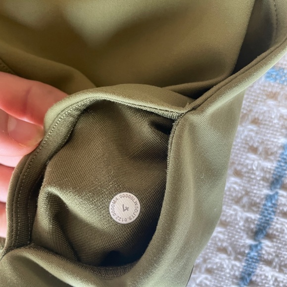 Lululemon, Color Sold Out Online - Picture 3 of 5
